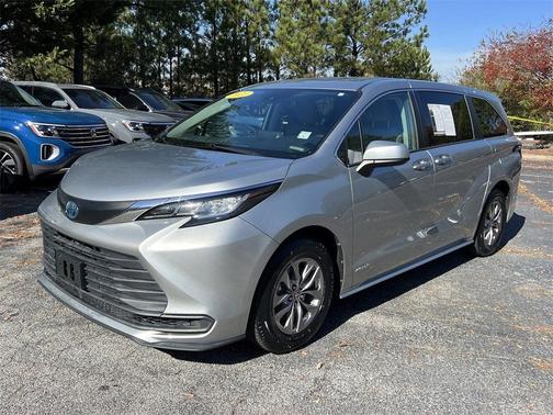 2021 Toyota Sienna LE
