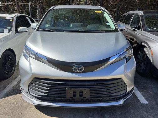2021 Toyota Sienna LE