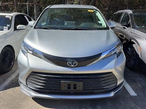 2021 Toyota Sienna LE