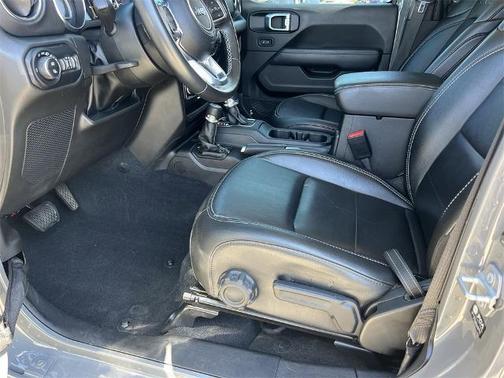 2022 Jeep Gladiator Overland