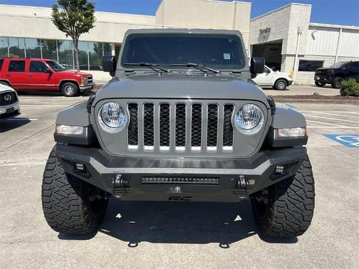2022 Jeep Gladiator Overland