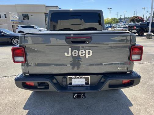 2022 Jeep Gladiator Overland