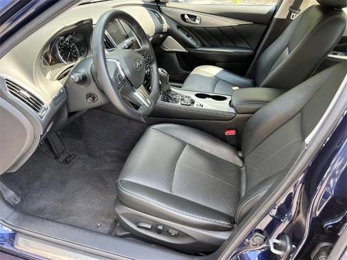 2022 INFINITI Q50 LUXE