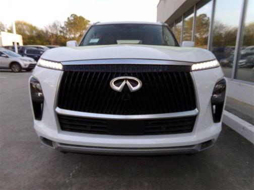 2025 INFINITI QX80 Luxe