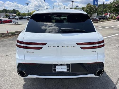 2023 Genesis GV70 2.5T