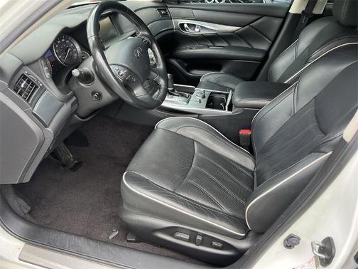 2017 INFINITI Q70L 3.7X