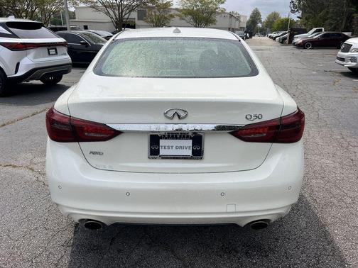 Majestic White 2022 INFINITI Q50 LUXE