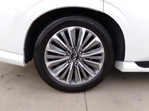 2025 INFINITI QX80 SENSORY