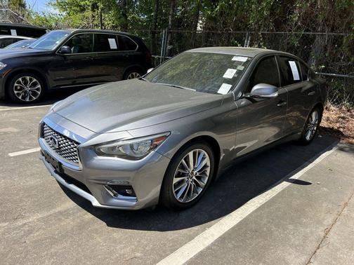 2023 INFINITI Q50 LUXE