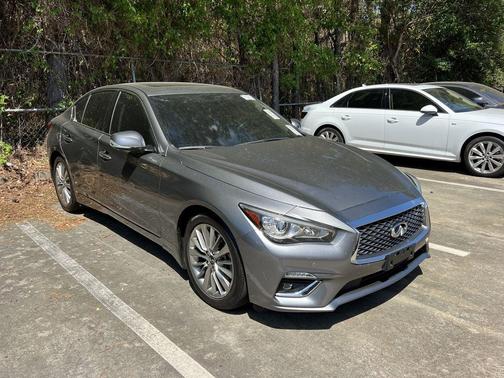 2023 INFINITI Q50 LUXE