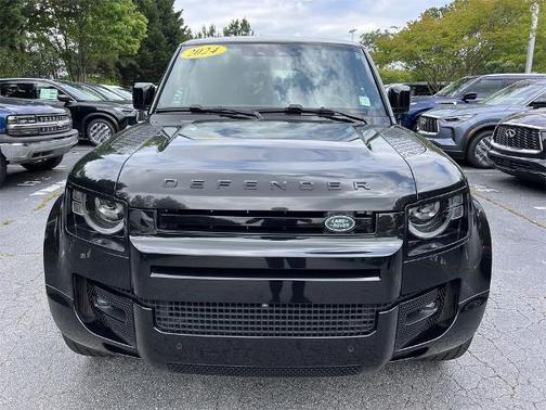 2024 Land Rover Defender P400 X-Dynamic SE