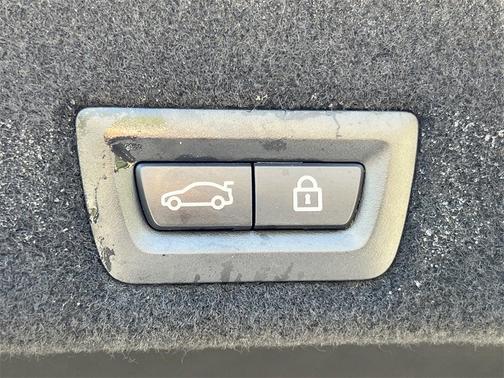2016 BMW 750 i xDrive