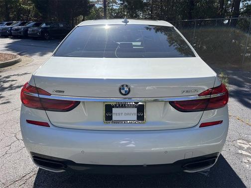 2016 BMW 750 i xDrive
