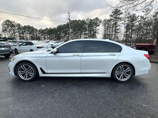 Mineral White Metallic 2019 BMW 750 i xDrive