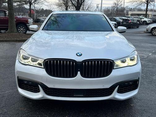 Mineral White Metallic 2019 BMW 750 i xDrive