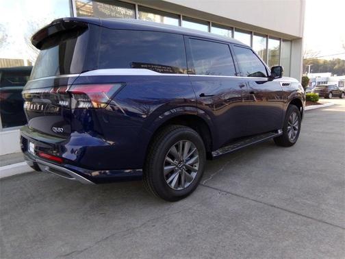 2025 INFINITI QX80 PURE