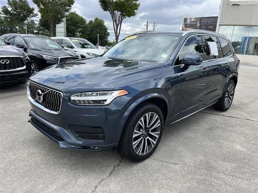 2021 Volvo XC90 T6 Momentum 7 Passenger