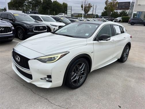 2018 INFINITI QX30 Sport