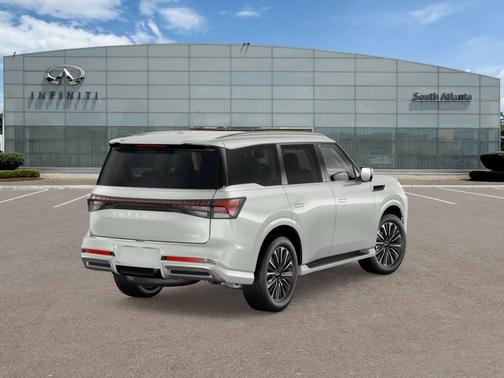 Radiant White 2026 INFINITI QX80 Luxe