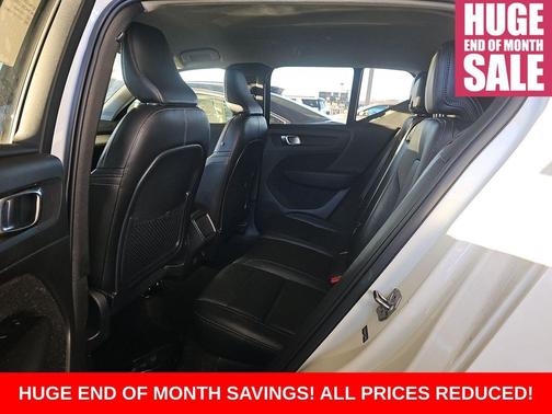 2020 Volvo XC40 T4 Momentum