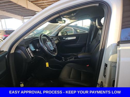 2020 Volvo XC40 T4 Momentum