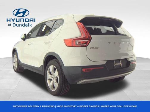 2020 Volvo XC40 T4 Momentum