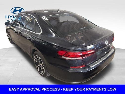 Deep Black Pearl 2021 Volkswagen Passat 2.0T SE