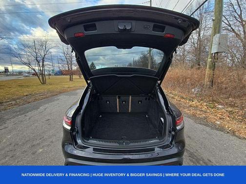 2022 Porsche Macan S