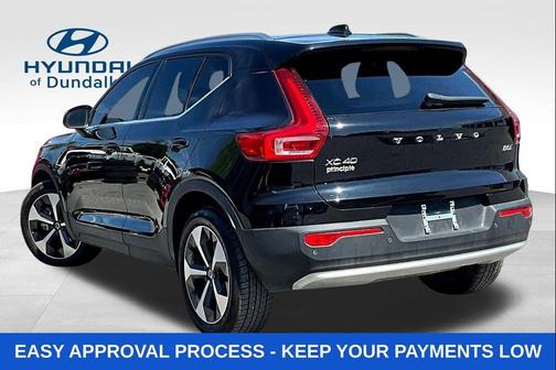 Onyx Black Metallic 2024 Volvo XC40 B5 Plus Bright Theme