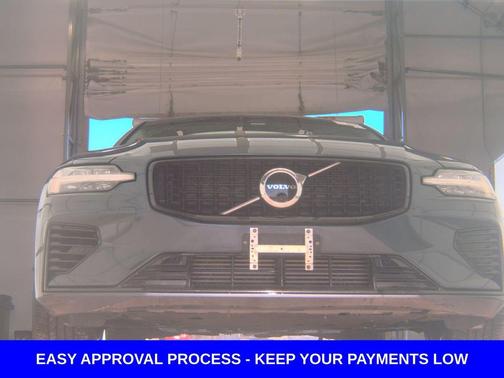 2023 Volvo S60 Recharge Plug-In Hybrid T8 Plus Dark Theme