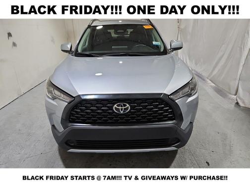 2024 Toyota Corolla Cross LE