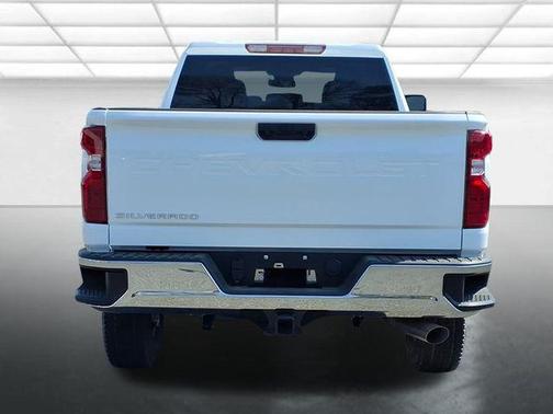 Summit White 2026 Chevrolet Silverado 2500 WT