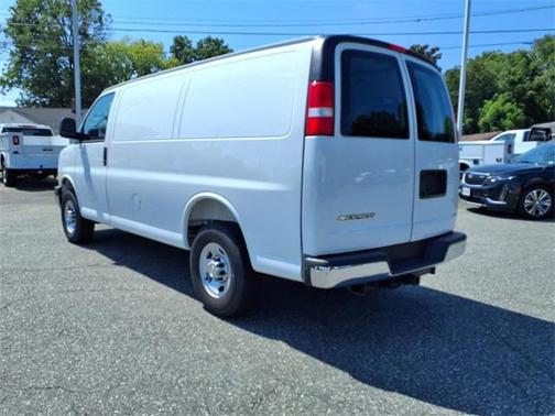 2025 Chevrolet Express 2500 RWD 2500 Regular Wheelbase WT