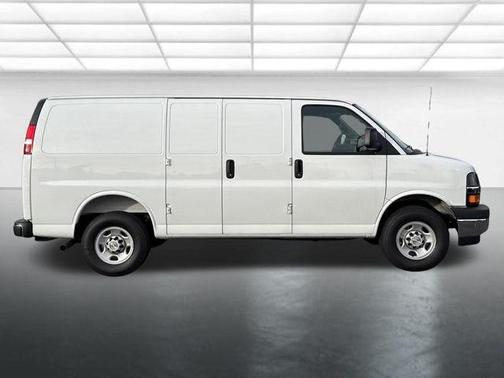 2025 Chevrolet Express 2500 RWD 2500 Regular Wheelbase WT