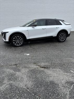 2024 Cadillac LYRIQ Sport