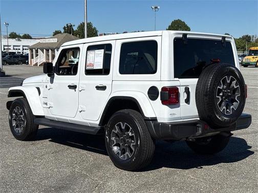 2024 Jeep Wrangler 4-Door Sahara 4x4