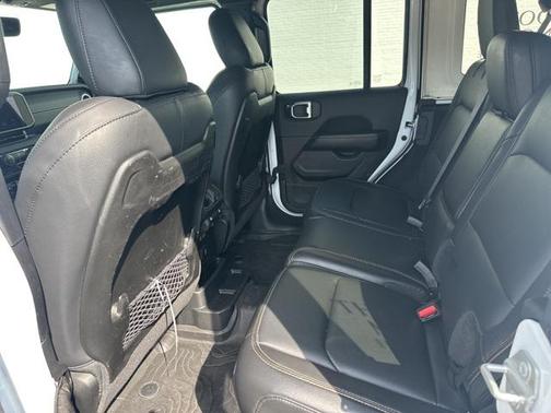 2024 Jeep Wrangler 4-Door Sahara 4x4