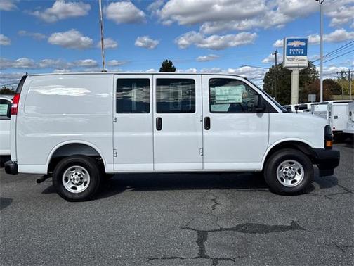 2025 Chevrolet Express 2500 RWD 2500 Regular Wheelbase WT