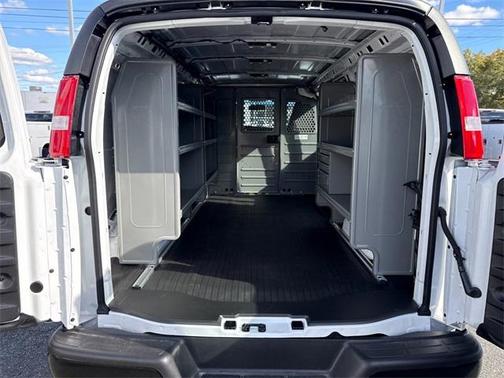 2025 Chevrolet Express 2500 RWD 2500 Regular Wheelbase WT
