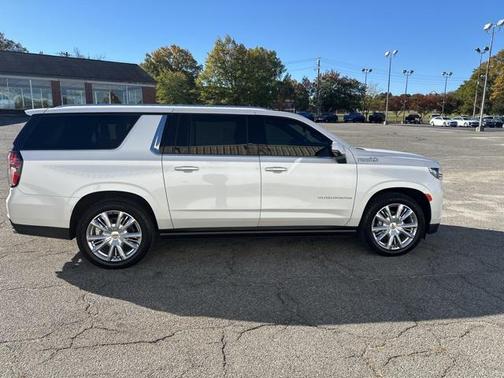 2022 Chevrolet Suburban 4WD High Country
