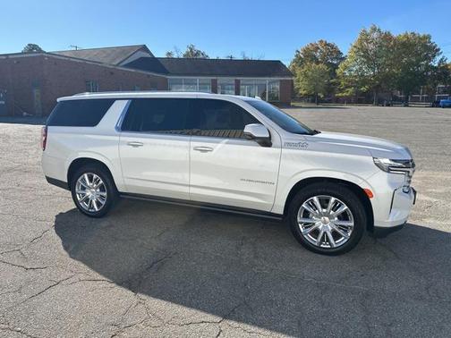 2022 Chevrolet Suburban 4WD High Country