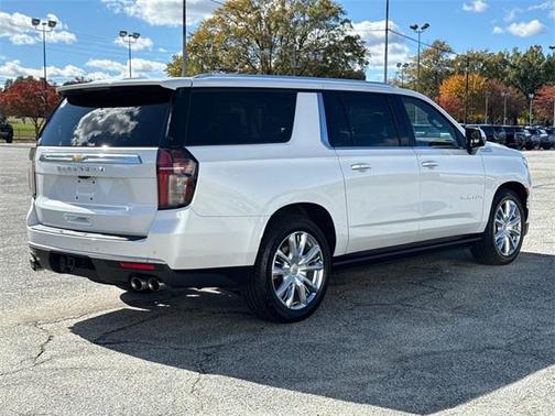 2022 Chevrolet Suburban 4WD High Country