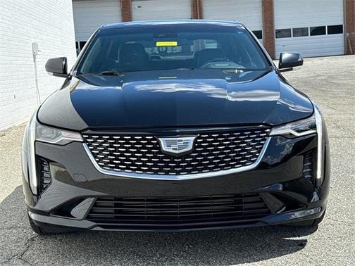 2023 Cadillac CT4 Luxury