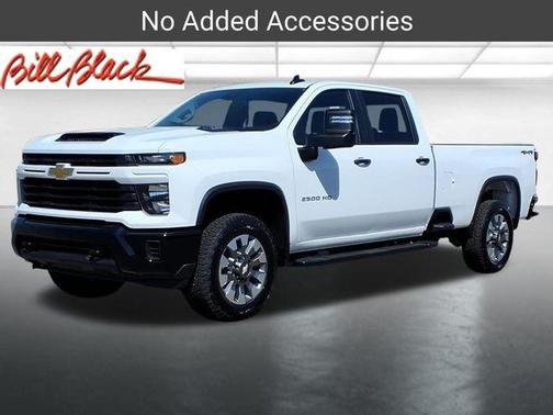 Summit White 2026 Chevrolet Silverado 2500 Custom
