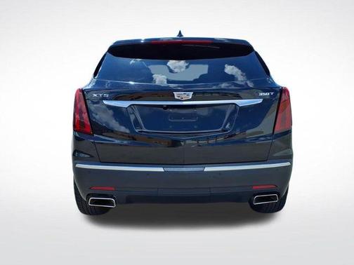 Stellar Black Metallic 2021 Cadillac XT5 Luxury
