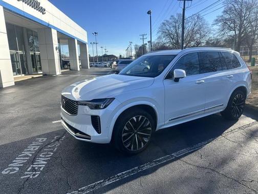 2025 Volvo XC90 B6 Plus 7-Seater