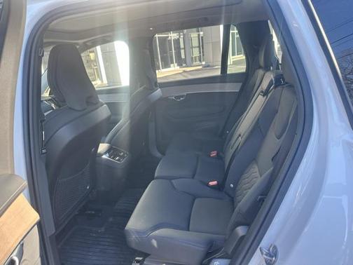 2025 Volvo XC90 B6 Plus 7-Seater