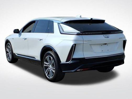 Crystal White Tricoat 2024 Cadillac LYRIQ Luxury