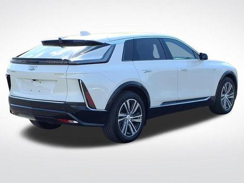 Crystal White Tricoat 2024 Cadillac LYRIQ Luxury