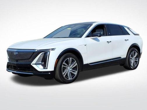 Crystal White Tricoat 2024 Cadillac LYRIQ Luxury